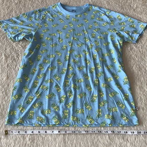 Free Planet blue pineapple t-shirt - Picture 13 of 16